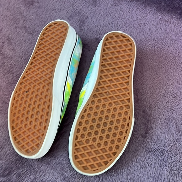 Women sz 6 Vans worn once - Picture 3 of 4